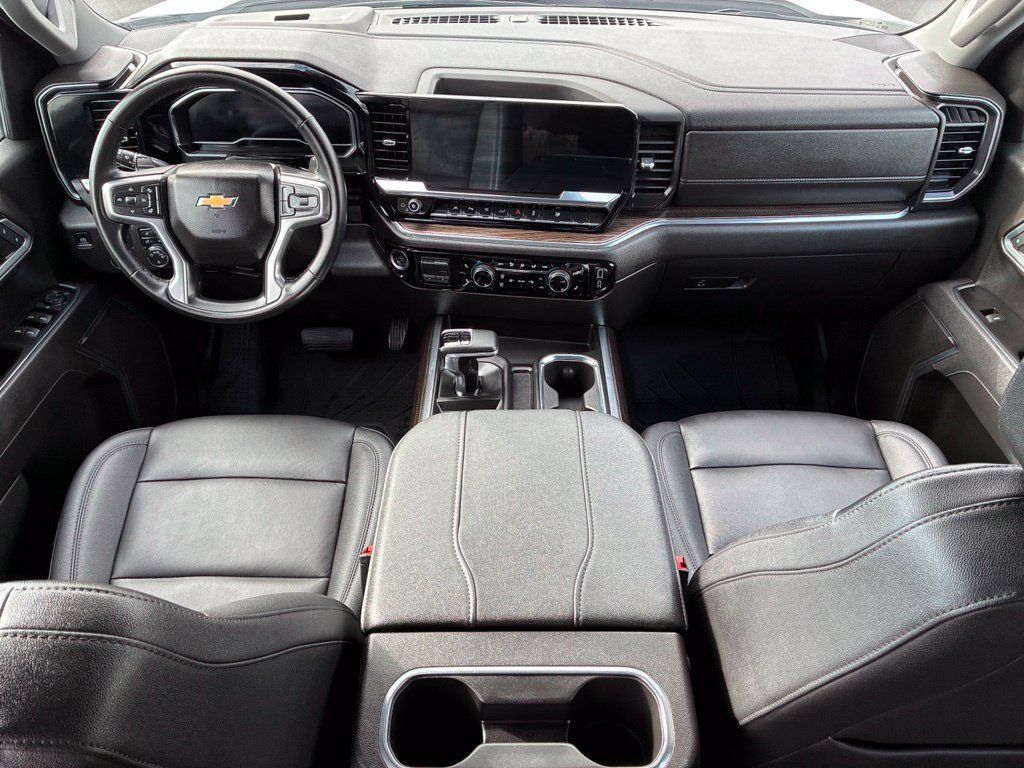 Used 2025 Chevrolet Silverado 1500 LT w/ All Star Edition Plus RWD image 5
