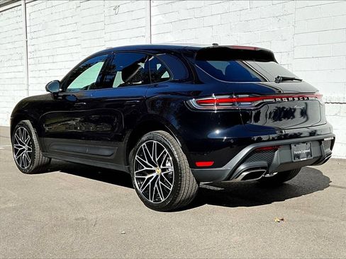 Certified 2026 Porsche Macan AWD/4WD image 3