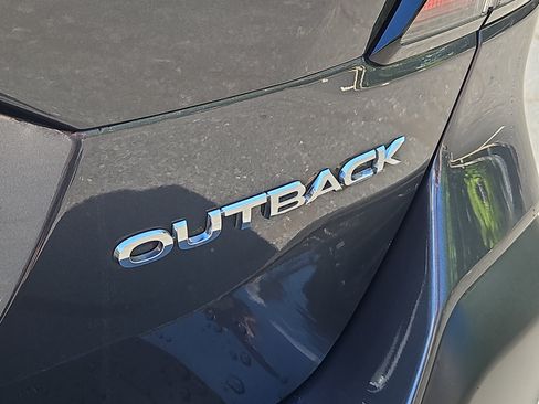 Used 2024 Subaru Outback Premium AWD/4WD image 5