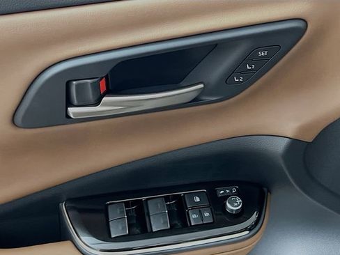 New 2026 Toyota Crown Signia image 14