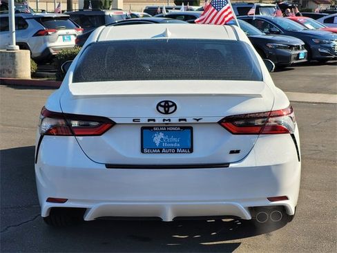 Used 2024 Toyota Camry SE image 6