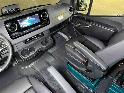 Used 2026 Mercedes-Benz Sprinter 2500 image 42