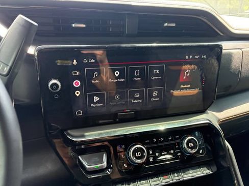 Used 2025 GMC Sierra 2500 AT4 w/ AT4 Premium Plus Package AWD/4WD image 9