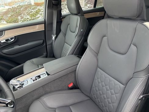 Certified 2025 Volvo XC90 B5 Plus image 20