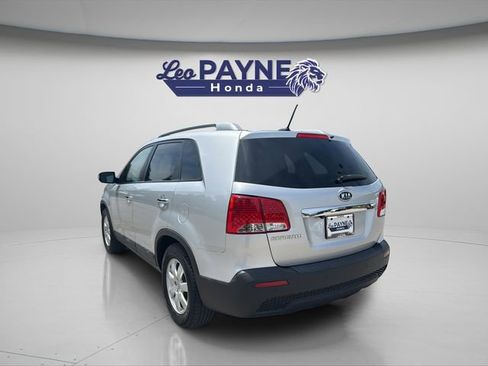 Used 2012 Kia Sorento LX w/ Convenience Pkg FWD image 5
