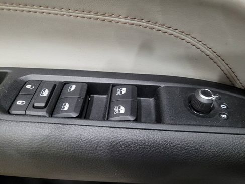 Used 2022 Jeep Compass Limited w/ Sun and Sound Group AWD/4WD image 27