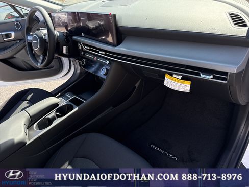 Certified 2025 Hyundai Sonata SEL FWD image 17