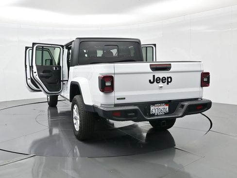 Used 2023 Jeep Gladiator Sport image 45