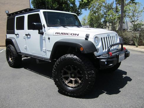 Used 2017 Jeep Wrangler Unlimited Rubicon AWD/4WD image 1
