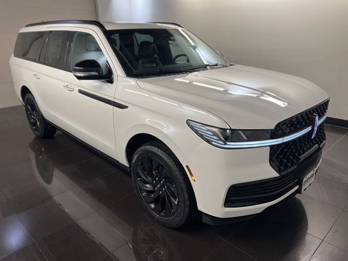 New 2026 Lincoln Navigator L Reserve image 1