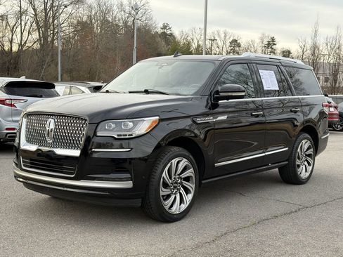 Used 2024 Lincoln Navigator Reserve image 7