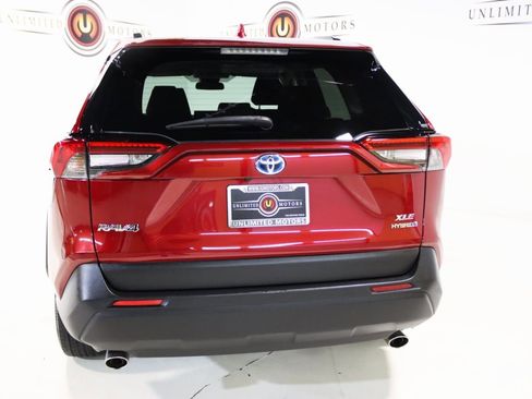 Used 2022 Toyota RAV4 XLE image 26