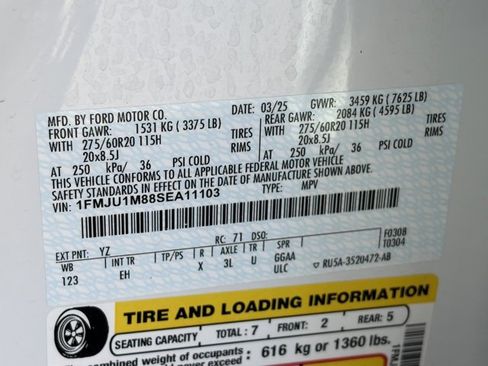 Used 2025 Ford Expedition Platinum image 38