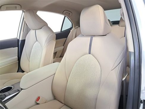 Used 2023 Toyota Camry LE image 20