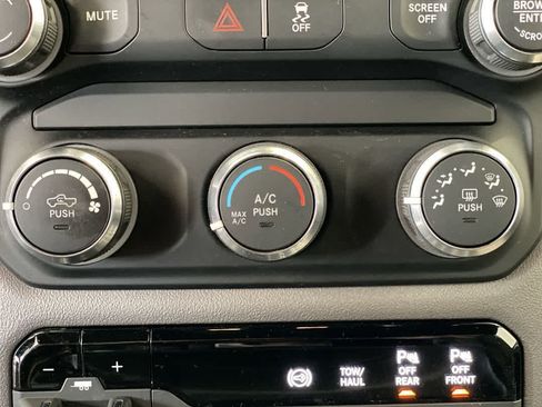 Used 2024 RAM 2500 Big Horn AWD/4WD image 21