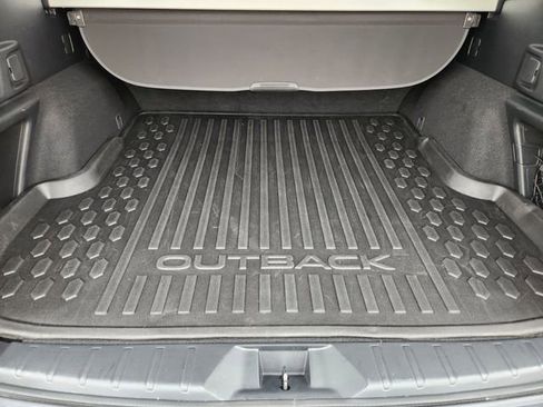 Used 2025 Subaru Outback Premium image 33
