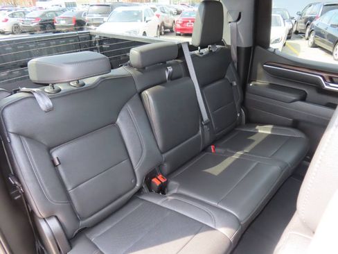 Used 2025 GMC Sierra 1500 SLT AWD/4WD image 38
