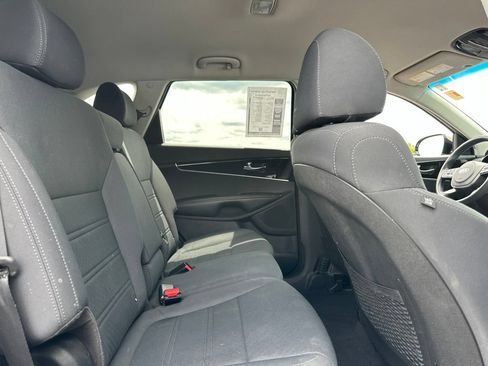 Used 2019 Kia Sorento AWD V6 image 26