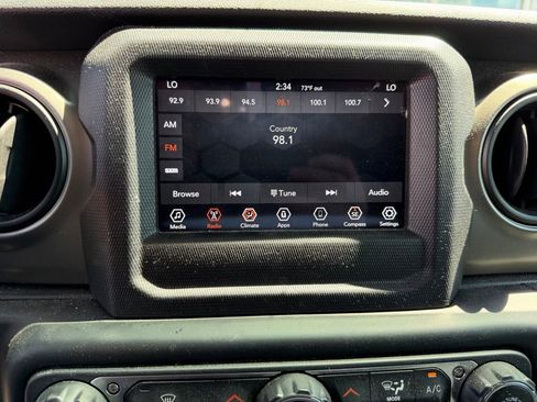 Used 2020 Jeep Gladiator Sport w/ Quick Order Package 24S AWD/4WD image 8