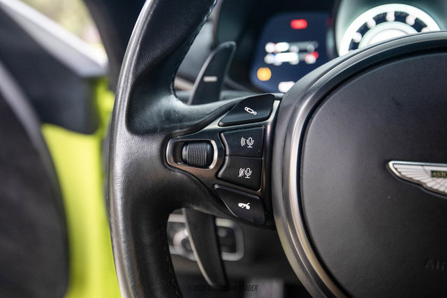 Used 2020 Aston Martin V8 Vantage Coupe RWD image 21
