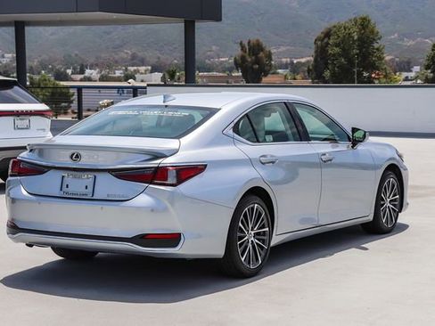 Used 2025 Lexus ES 300h w/ Premium Package FWD image 7