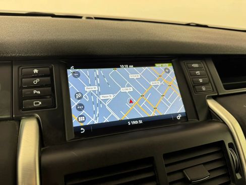 Used 2018 Land Rover Discovery Sport SE AWD/4WD image 19