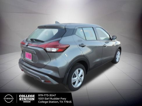 New 2025 Nissan Kicks Play S w/ Interior Electronics Package image 4