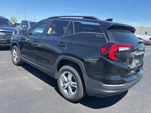 Used 2022 GMC Terrain SLE w/ Driver Convenience Package AWD/4WD image 4