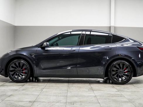 Used 2024 Tesla Model Y Performance image 10