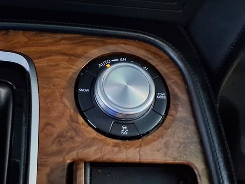 Used 2022 Nissan Armada SL w/ Captain's Chairs Package image 28