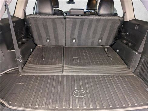 Used 2018 Toyota Highlander Plus AWD/4WD image 6