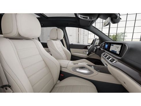 New 2026 Mercedes-Benz GLS 580 4MATIC image 17