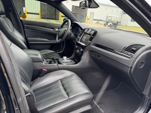 Used 2022 Chrysler 300 S RWD image 28