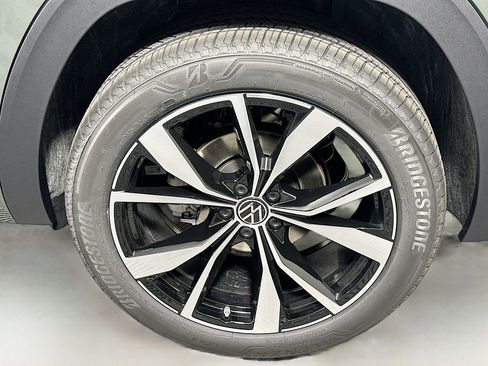 New 2026 Volkswagen Atlas Cross Sport SEL Premium R-Line image 5