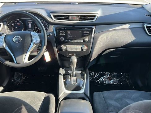 Used 2016 Nissan Rogue S w/ S Family Package FWD image 8