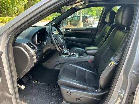 Used 2020 Jeep Grand Cherokee Altitude AWD/4WD image 5