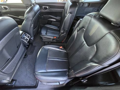 Used 2022 Kia Sorento S FWD image 23