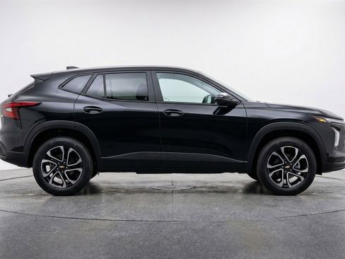Used 2025 Chevrolet TrailBlazer LT w/ Driver Confidence Package AWD/4WD image 11