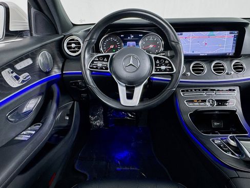 Used 2019 Mercedes-Benz E 300 image 4