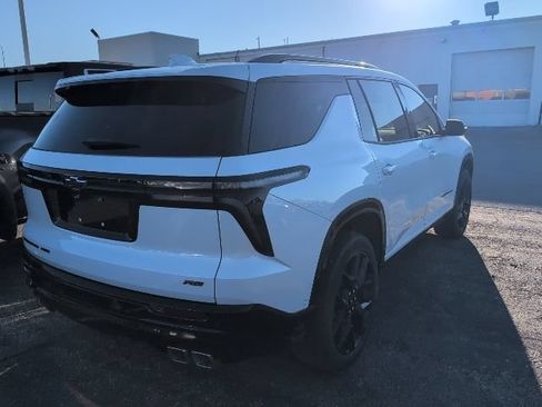 Used 2026 Chevrolet Traverse RS AWD/4WD image 2
