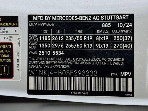 Used 2025 Mercedes-Benz GLC 300 4MATIC w/ AMG Line image 33