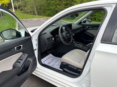Used 2023 Honda Civic LX image 13