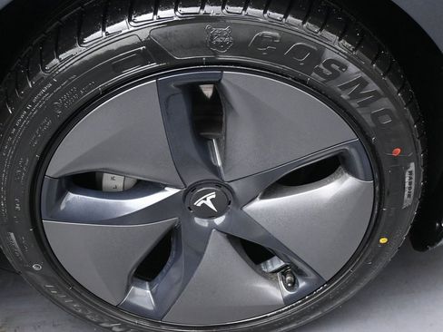 Used 2018 Tesla Model 3 Long Range image 41