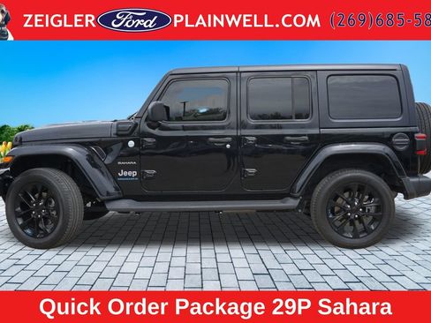 Used 2023 Jeep Wrangler Unlimited Sahara w/ Cold Weather Group AWD/4WD image 2