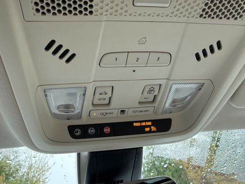 Used 2024 Cadillac XT6 Premium Luxury image 33