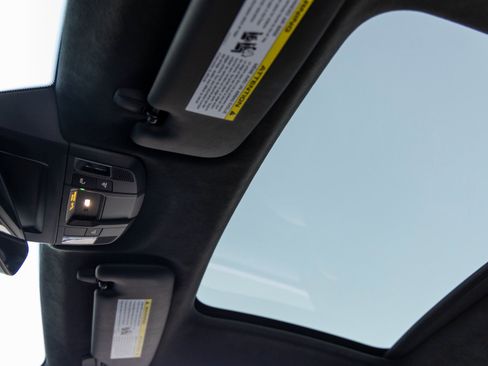 Certified 2022 Porsche 911 Turbo image 32