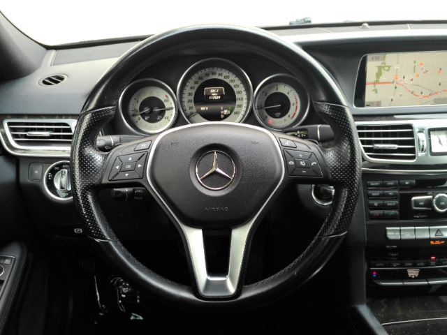 Used 2014 Mercedes-Benz E 250 BlueTEC Sedan image 33