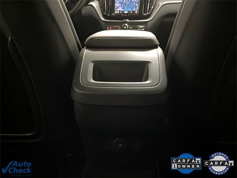 Used 2025 Volvo XC60 B5 Core image 61