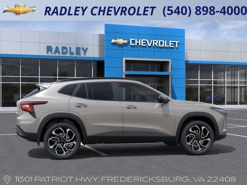 New 2026 Chevrolet Trax RS w/ Sunroof Package image 5