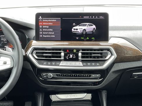 Used 2022 BMW X4 xDrive30i AWD/4WD image 14